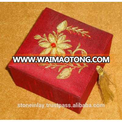 Embroidered Zari Jewelry Box